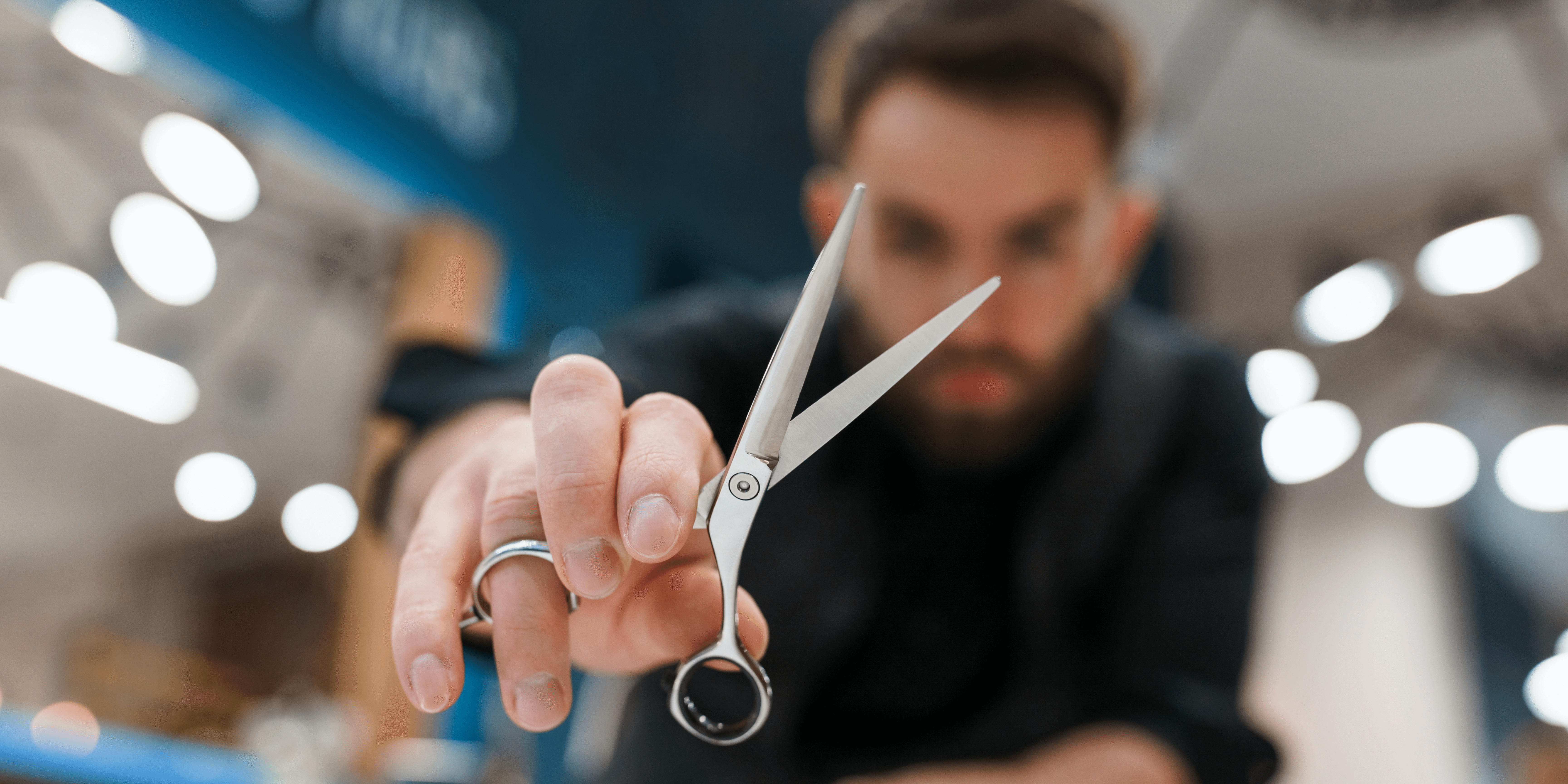 Cleaning your scissors with Barbicide